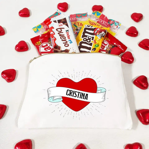 Neceser personalizado para regalo. Con chocolates. Diseño corazón.
