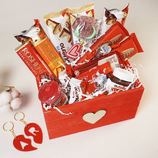 Caja con chocolates variados Red Love incluye llavero personalizado
